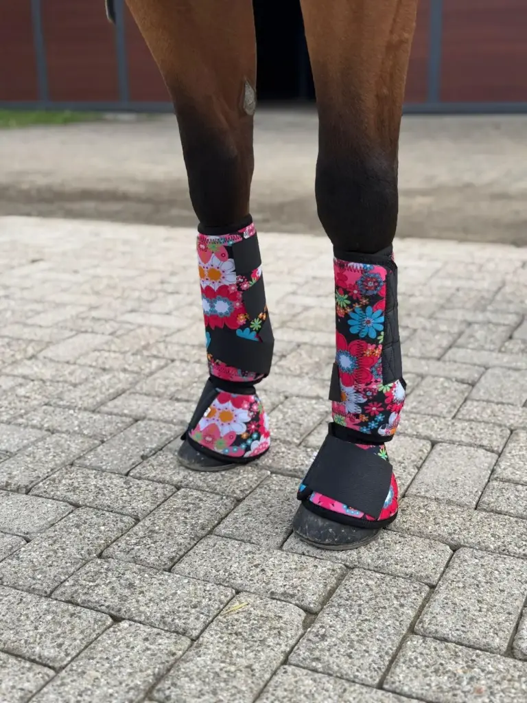 [MV3063] Beinschutz Flowers