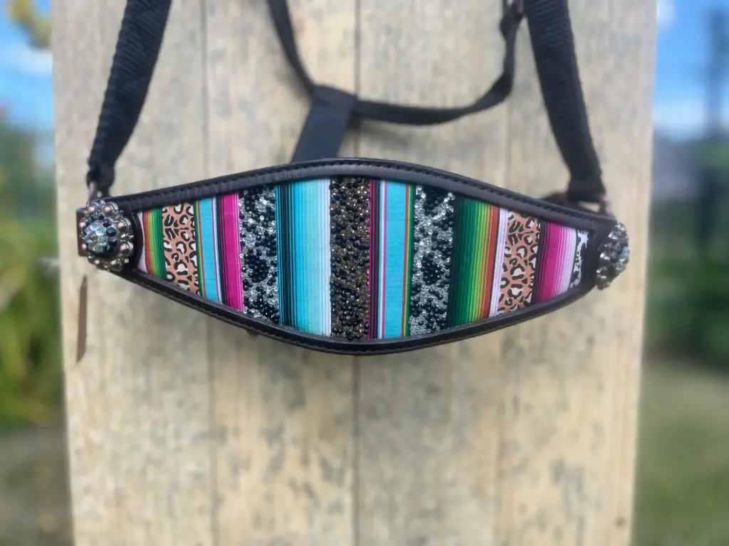 [MV3004] Bronc Halter Stripes