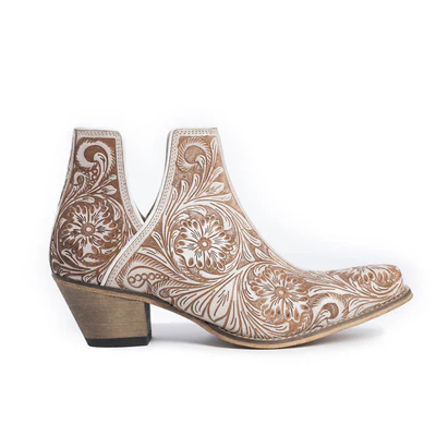 Western Maxie White Chocolate