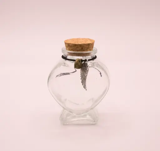 [MV0002] Heart-Shaped Glass Urn